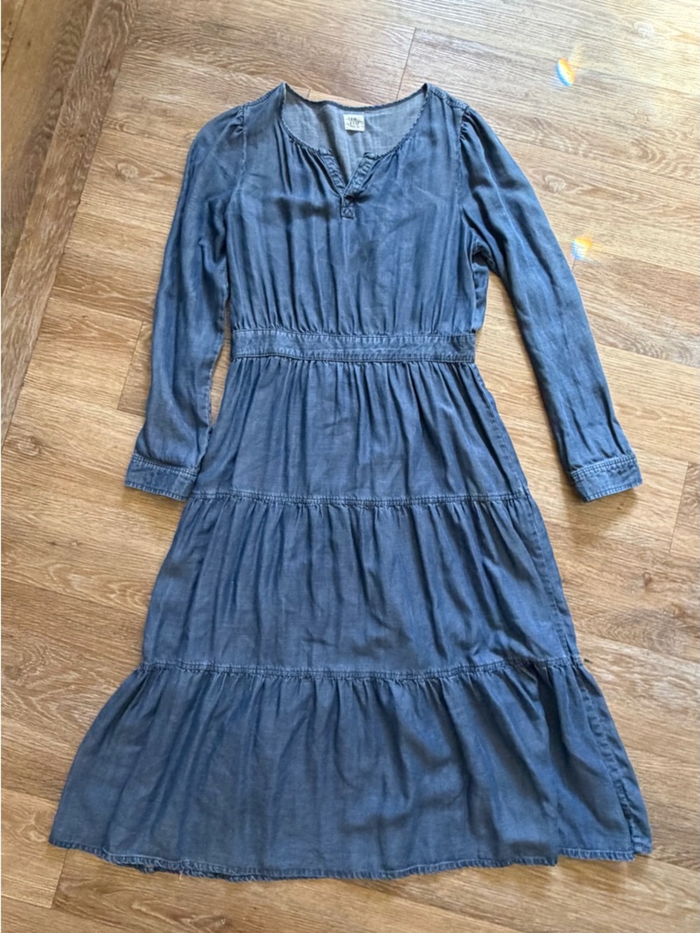 Casual Long-Sleeve Tiered Midi Dress in Faded Blue